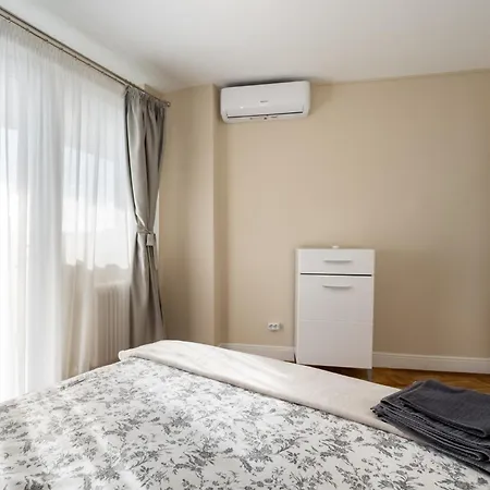 View With Private Balcony Apartmán