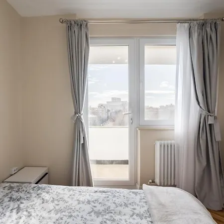View With Private Balcony Apartmán Bukurešť