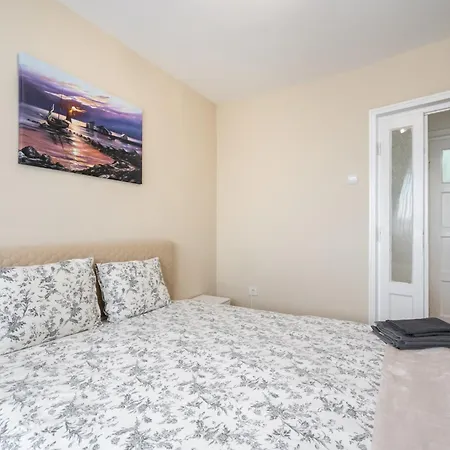 شقة View With Private Balcony