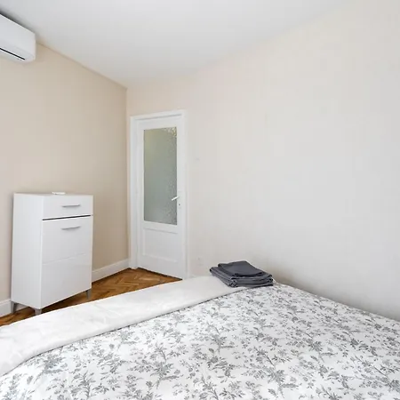 Apartment View With Private Balcony Bucharest