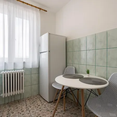 View With Private Balcony Apartment *