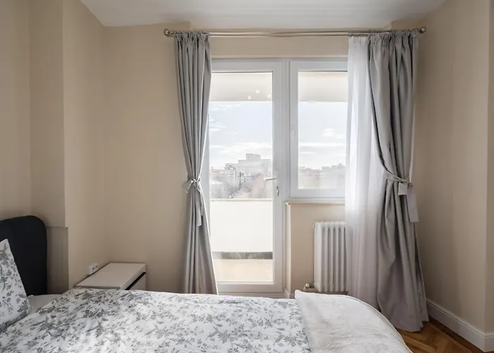 View With Private Balcony Apartment Bukarest