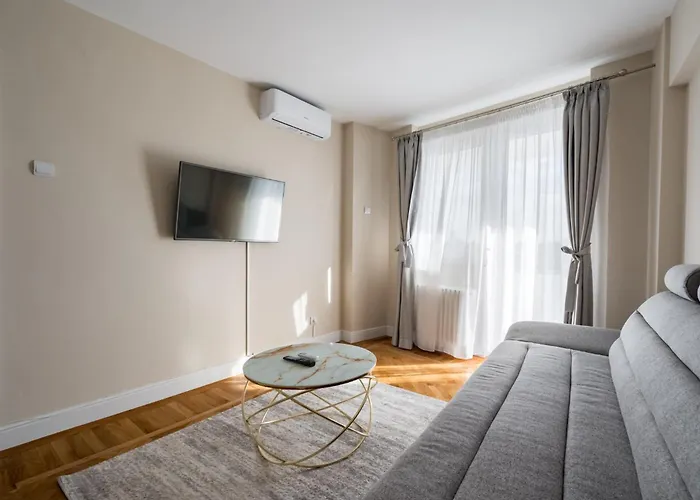 View With Private Balcony 부쿠레슈티