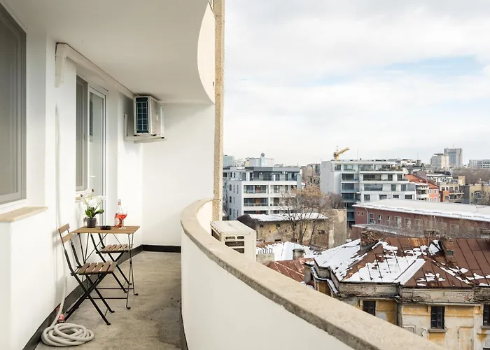View With Private Balcony 아파트 *