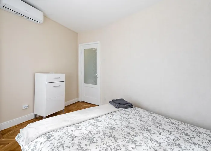 아파트 View With Private Balcony 부쿠레슈티